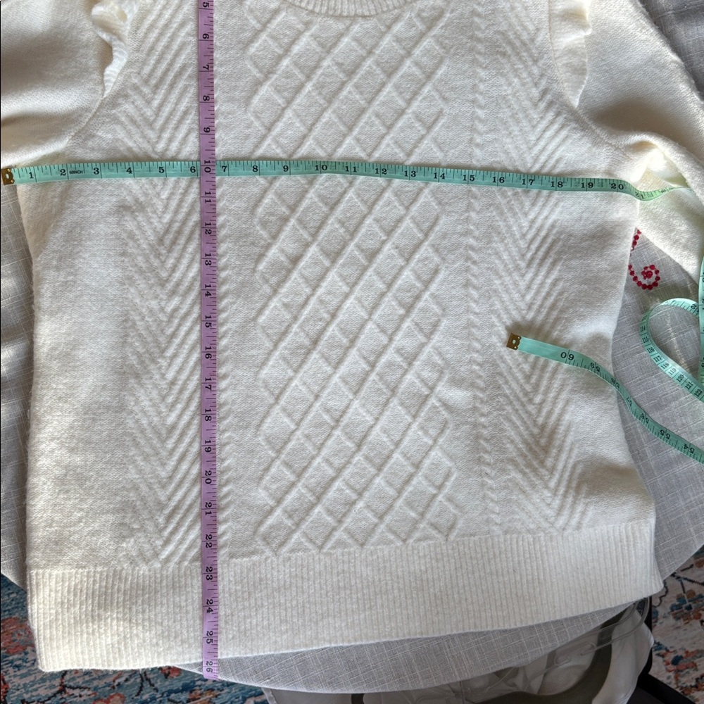 TALBOTS Cable Knit Ruffle Crewneck Sweater Cream Ivory Soft Size Large - Picture 9 of 10